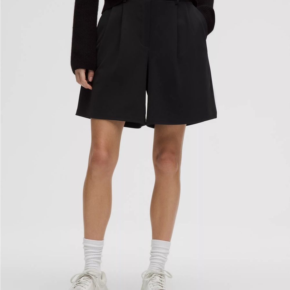 Lululemon Athletica Black Women's Pleated Shorts